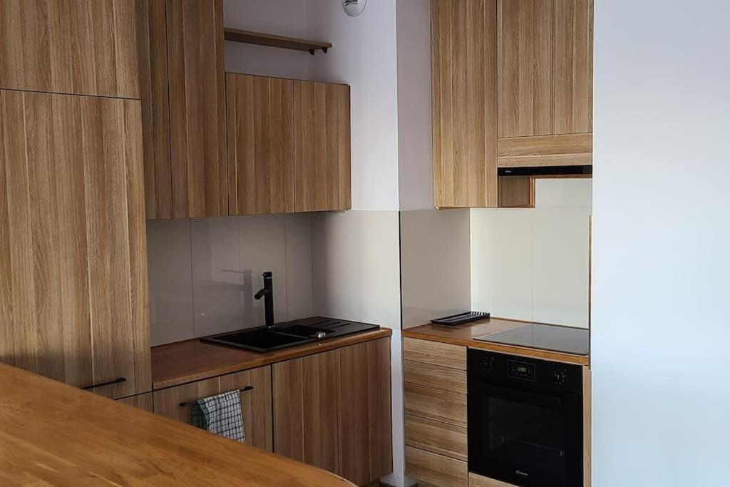 Wellsituated 1 Bedroom Condo In Warsaw Freeparking Bagian luar foto