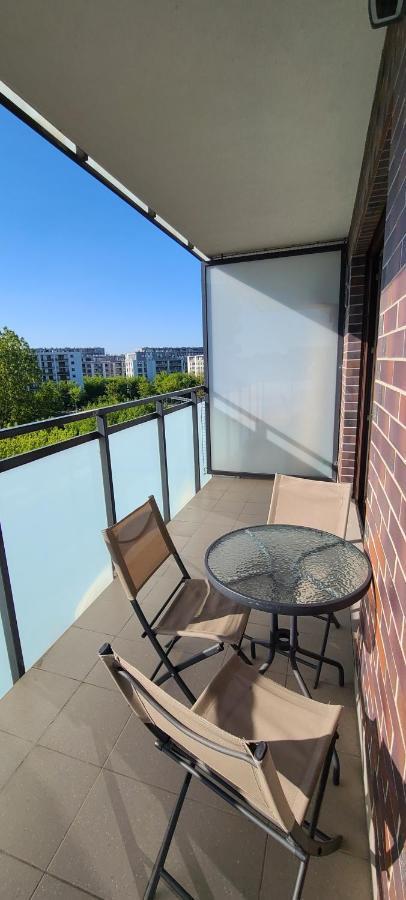 Wellsituated 1 Bedroom Condo In Warsaw Freeparking Bagian luar foto